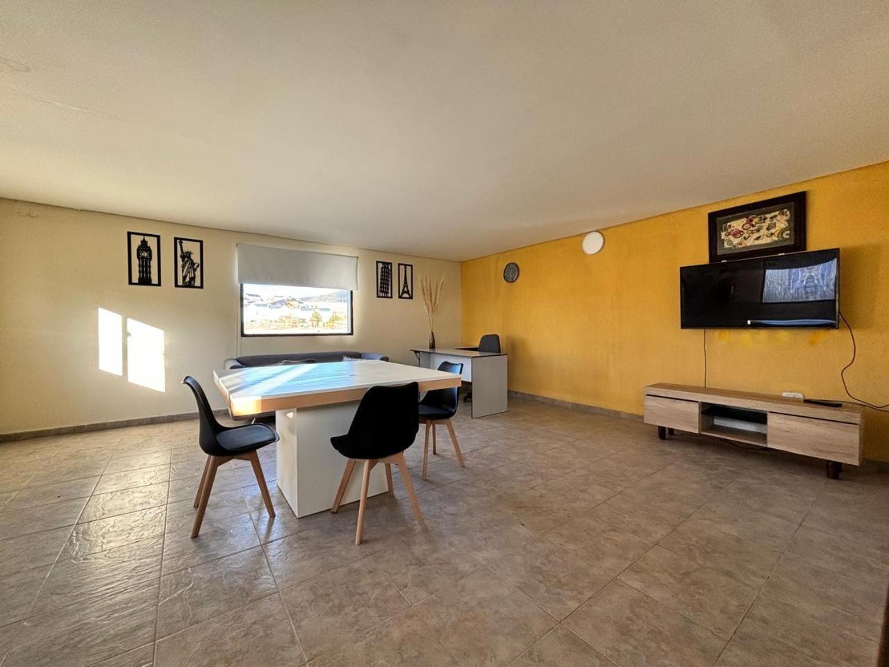Terminal Suites إل كالافاتي المظهر الخارجي الصورة